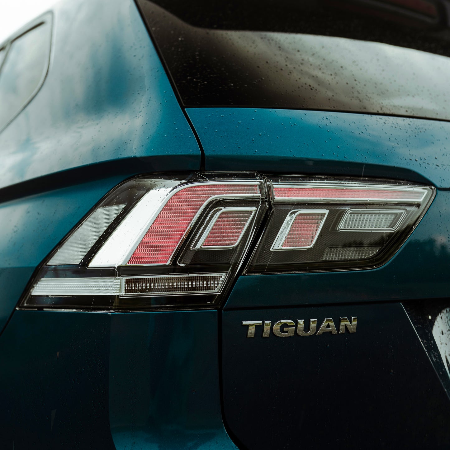 18-24’ AlpTech MK2 Tiguan Smoked Tail Lights
